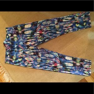 Fabletics size M capris